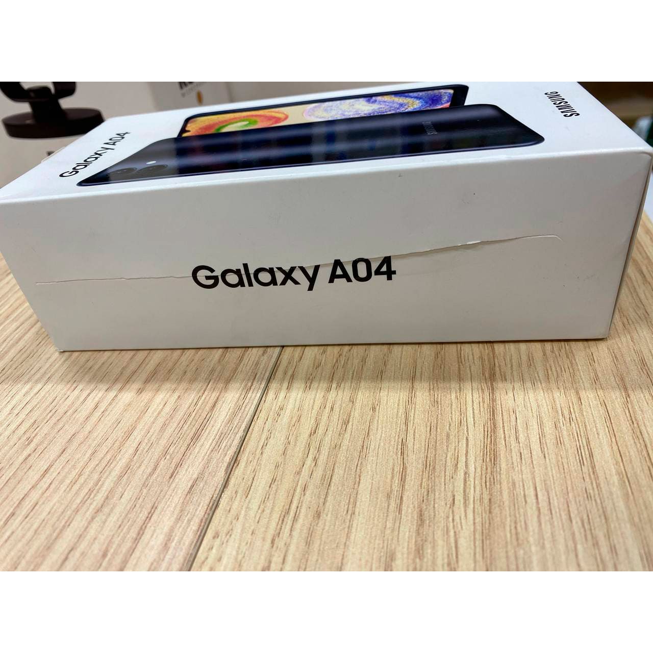 Фото — Смартфон Samsung Galaxy 04 4/64 Гб, черный