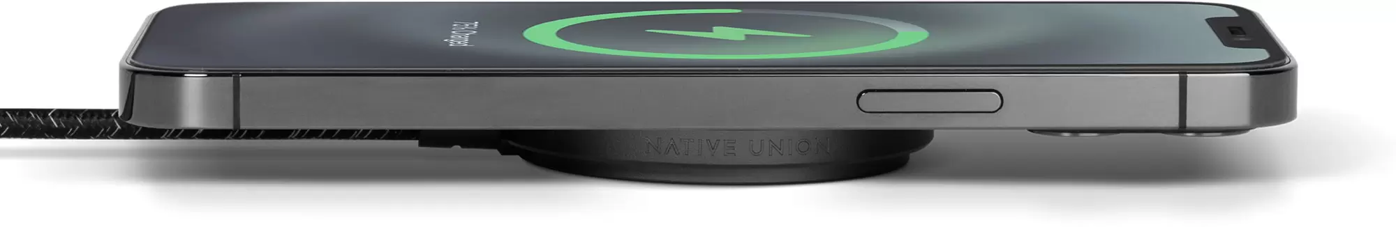 Фото — Беспроводное зарядное устройство Native Union MagSafe, 15 Вт, «серый космос»