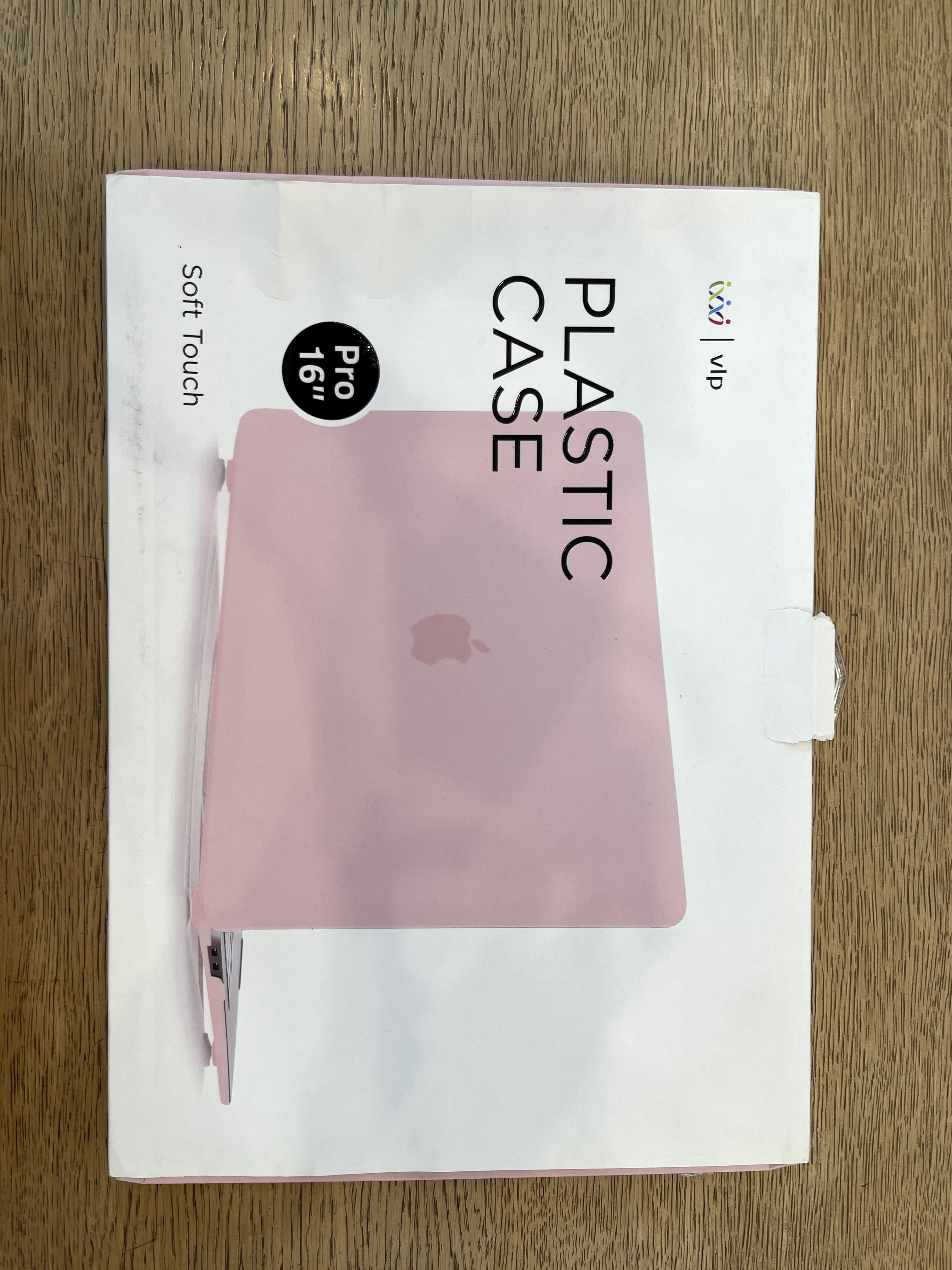 Фото — Чехол для ноутбука "vlp" Plastic Case для MacBook Pro 16" 2019-2020, светло-розовый (уценка)