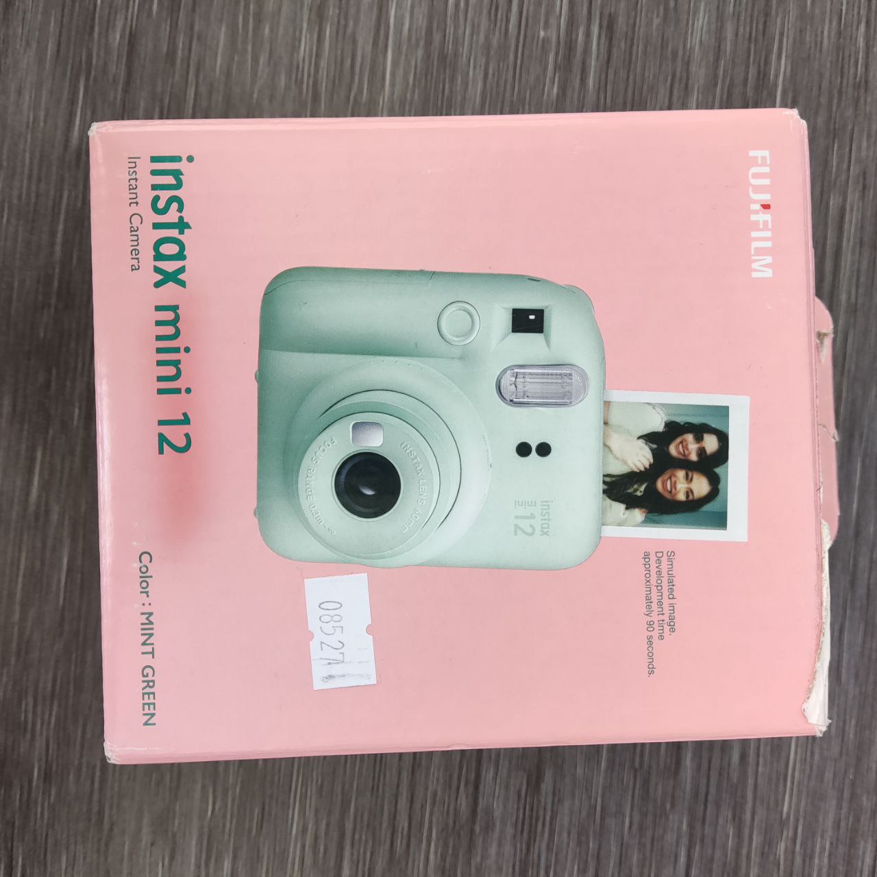 Фото — Фотоаппарат моментальной печати Fujifilm Instax mini 12, зеленый (уценка)