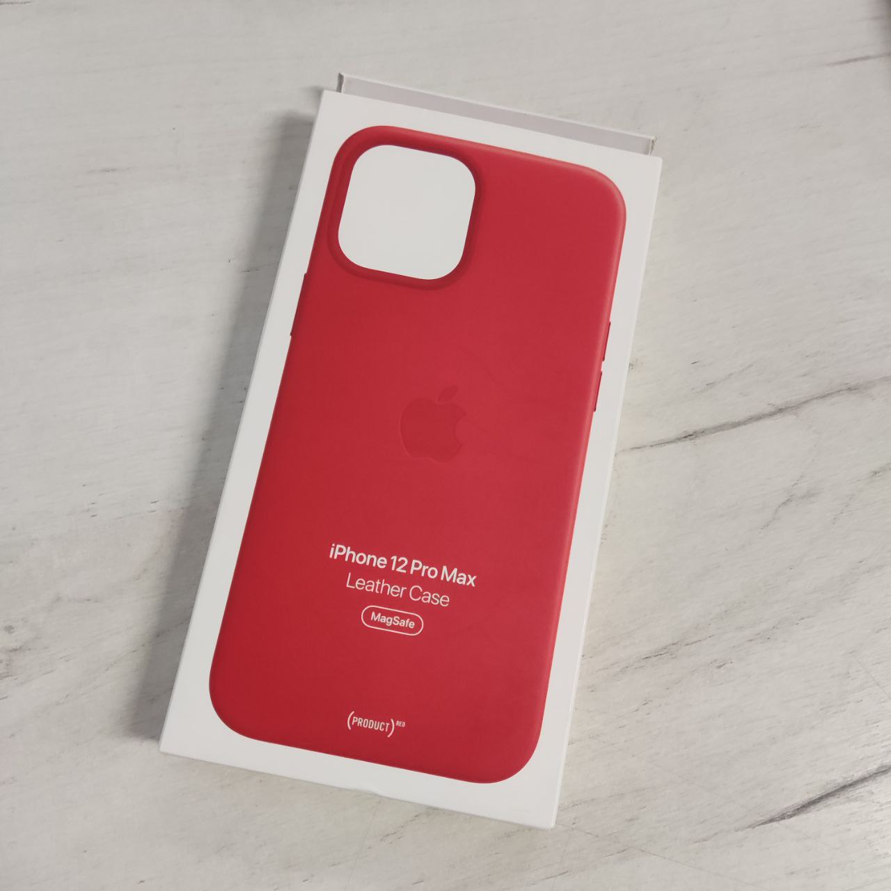 Фото — Чехол для смартфона Apple MagSafe для iPhone 12 Pro Max, кожа, красный (PRODUCT)RED (уценка)