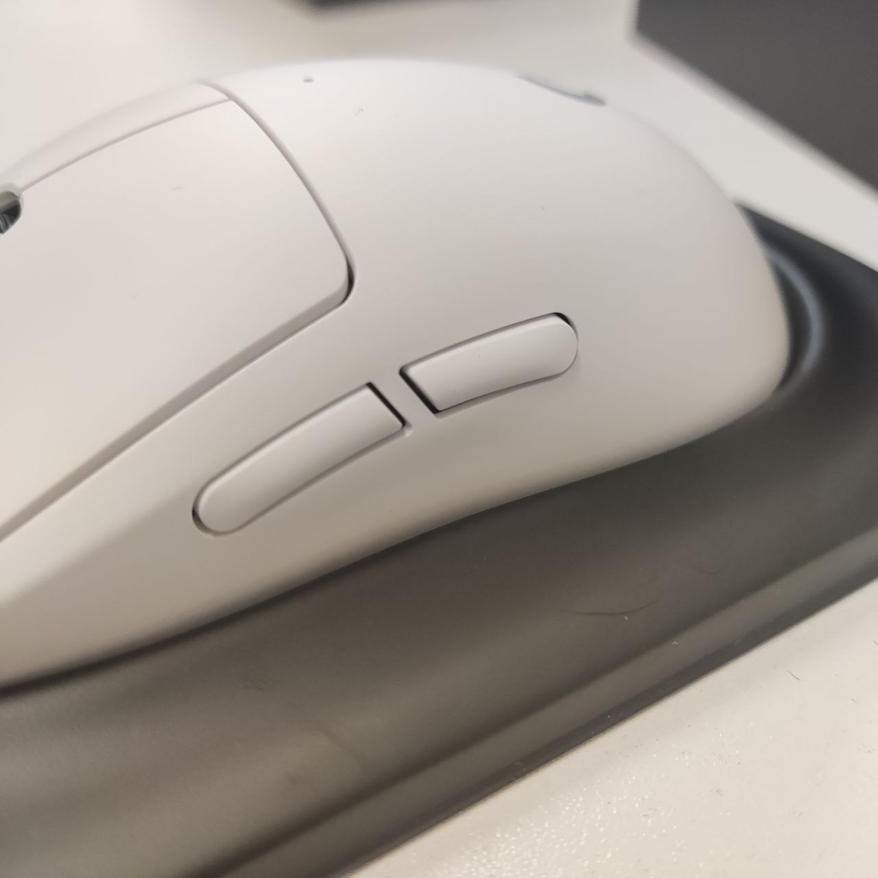 Фото — Беспроводная мышь Logitech PRO X Superlight, белый (уценка)
