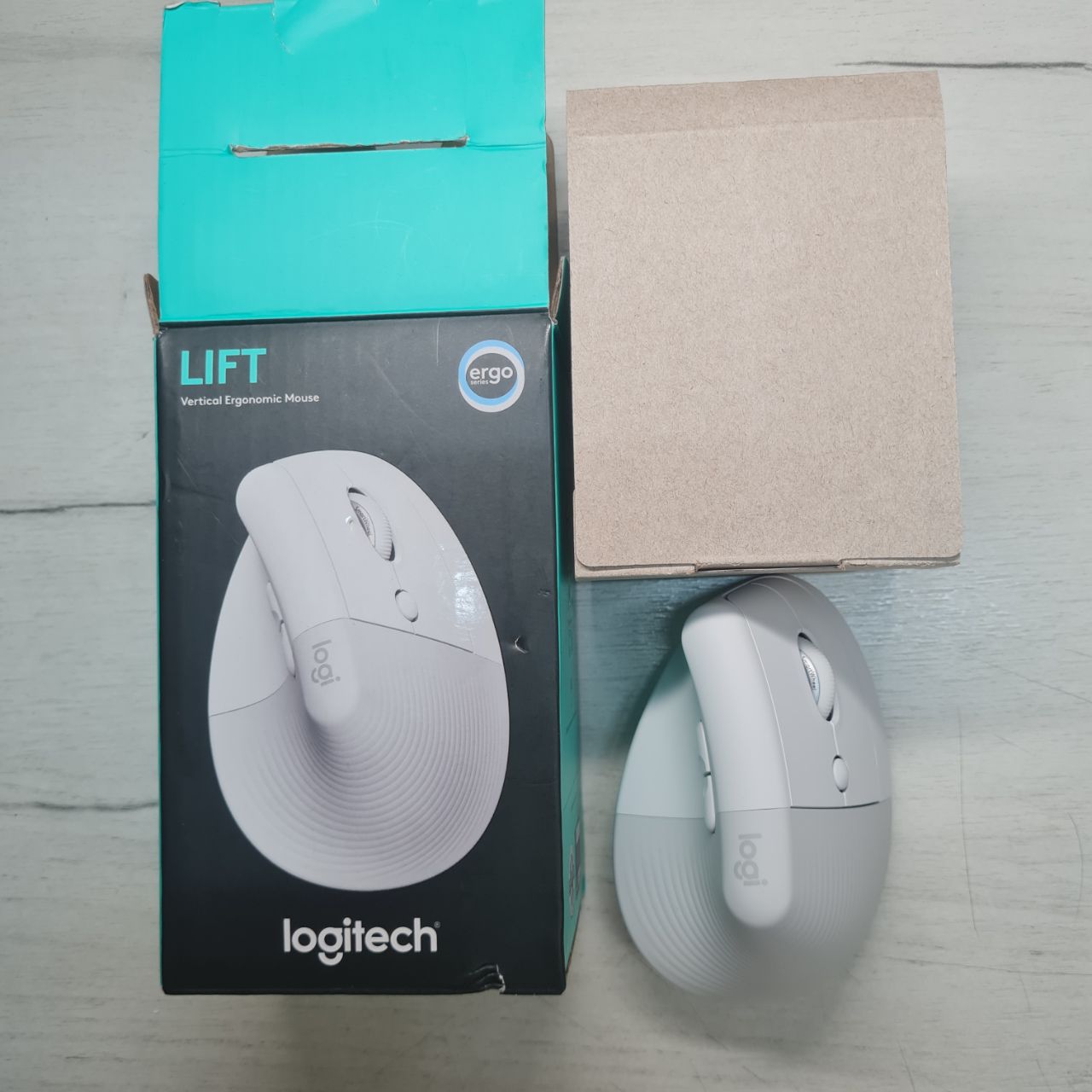 Фото — Мышь Logitech Lift, белый (уценка)