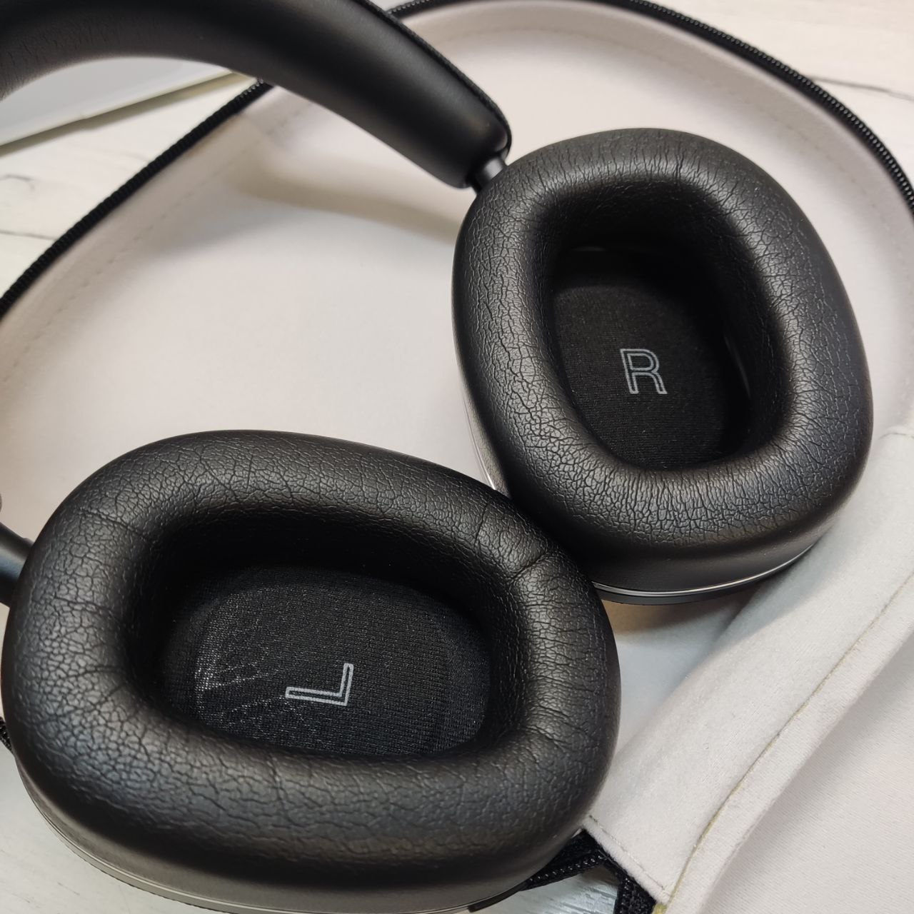 Фото — Наушники Bowers & Wilkins Px7 S2, черный (уценка)