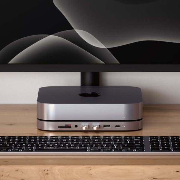 Фото — Адаптер Satechi Mac Mini Stand & Hub для Mac Mini, «серый космос»