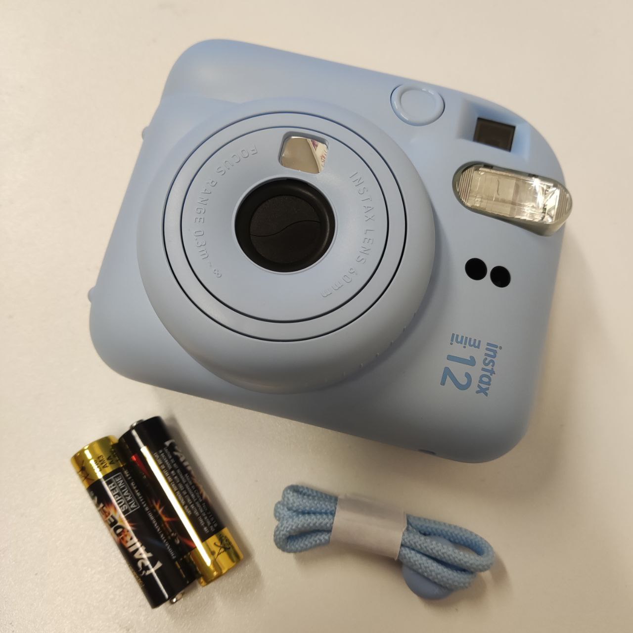 Фото — Фотоаппарат моментальной печати Fujifilm Instax mini 12, синий (уценка)