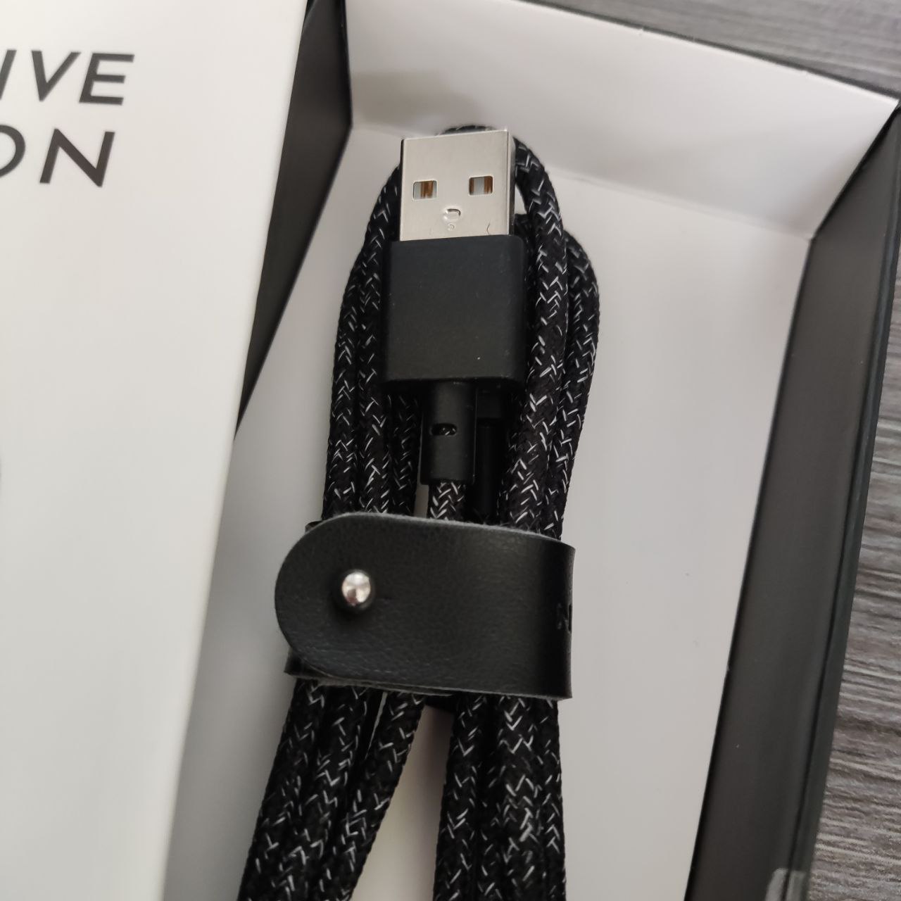 Фото — Кабель Native Union Belt Cable, USB-A/Lightning, длина 1,2м., «черный космос» (уценка)