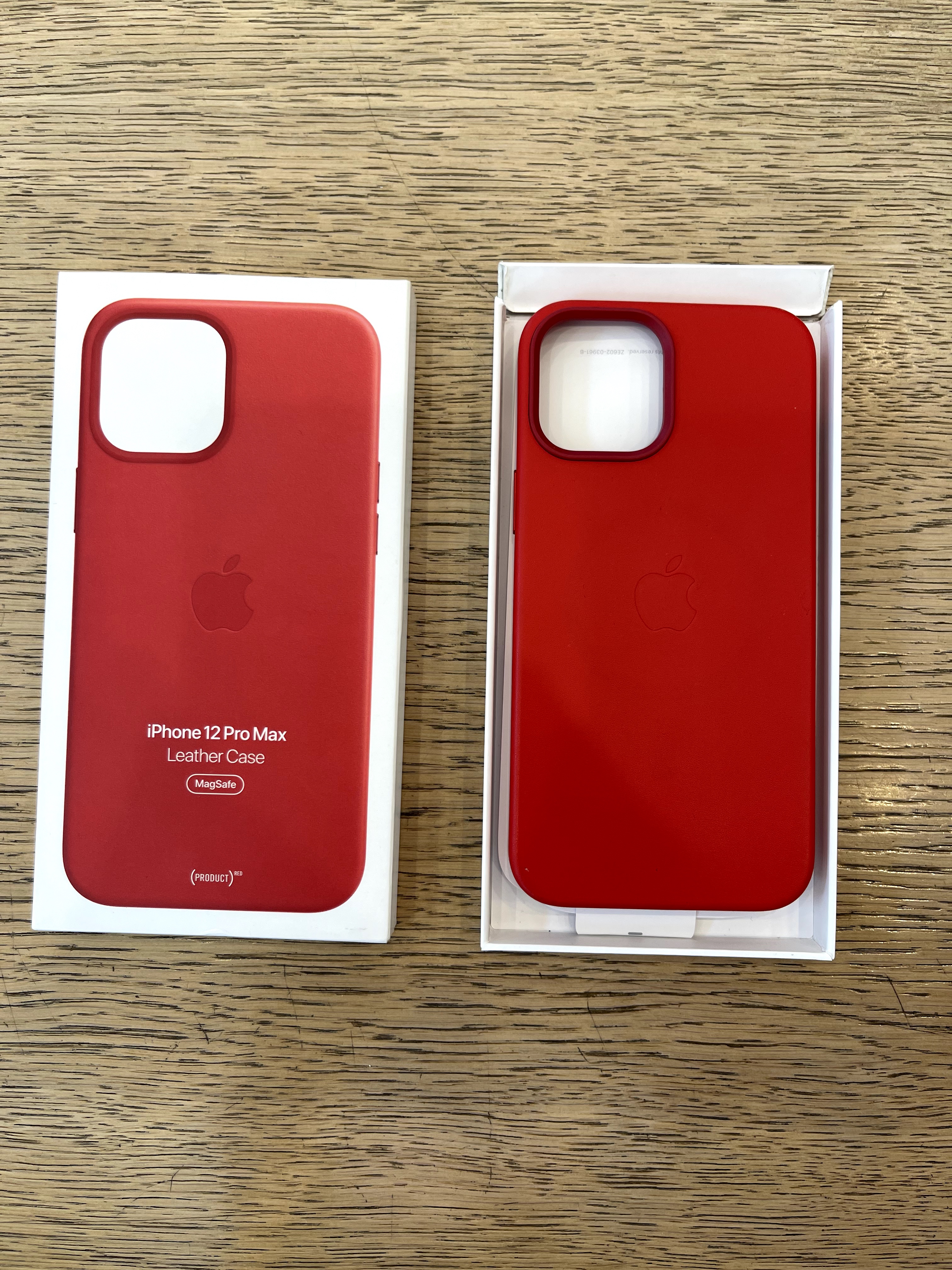 Фото — Чехол для смартфона Apple MagSafe для iPhone 12 Pro Max, кожа, красный (PRODUCT)RED (уценка)