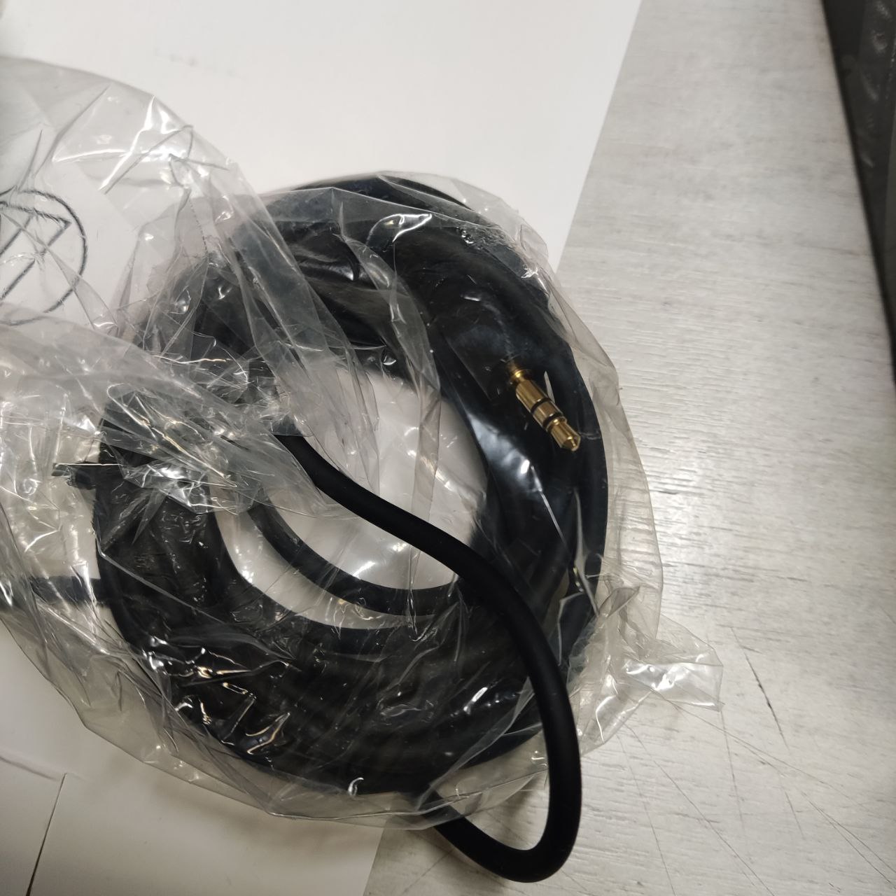 Фото — Наушники Audio-Technica ATH-M20x, черный (уценка)