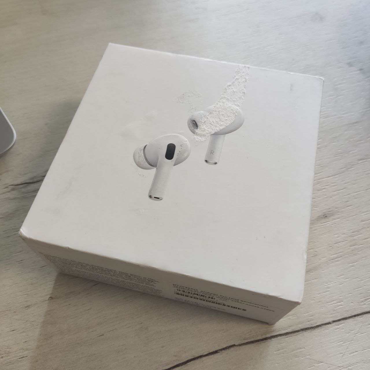 Фото — Наушники Apple AirPods Pro (2-го поколения, 2023), белый (уценка)