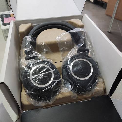 Наушники Audio-Technica ATH-M50xBT2, черный (уценка)