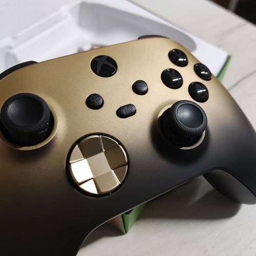 Геймпад Microsoft Xbox Wireless Controller, Gold Shadow Special Edition, золотой (уценка)