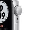 Фото — Apple Watch Nike SE, 40 мм, алюминий серебристого цвета, ремешок Nike «чистая платина/черный»