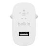 Фото — Зарядное устройство Belkin 12Вт, USB-A + кабель USB-A - Lightning (1м), белый