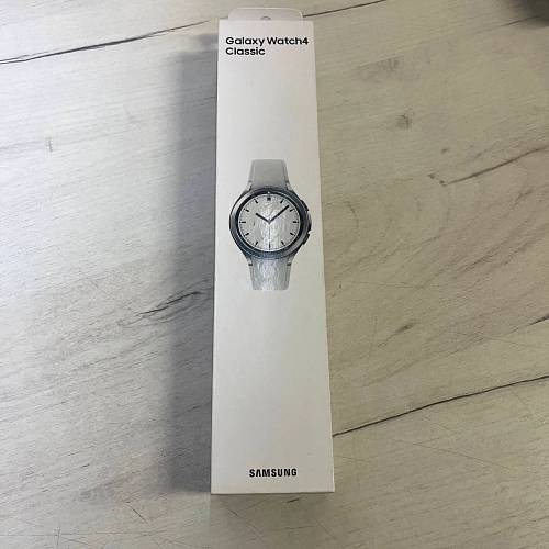 Умные часы Samsung Galaxy Watch 4 Classic, 42 мм, серебристый (уценка)