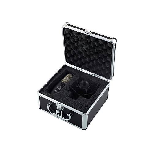 Микрофон AKG P420, черный